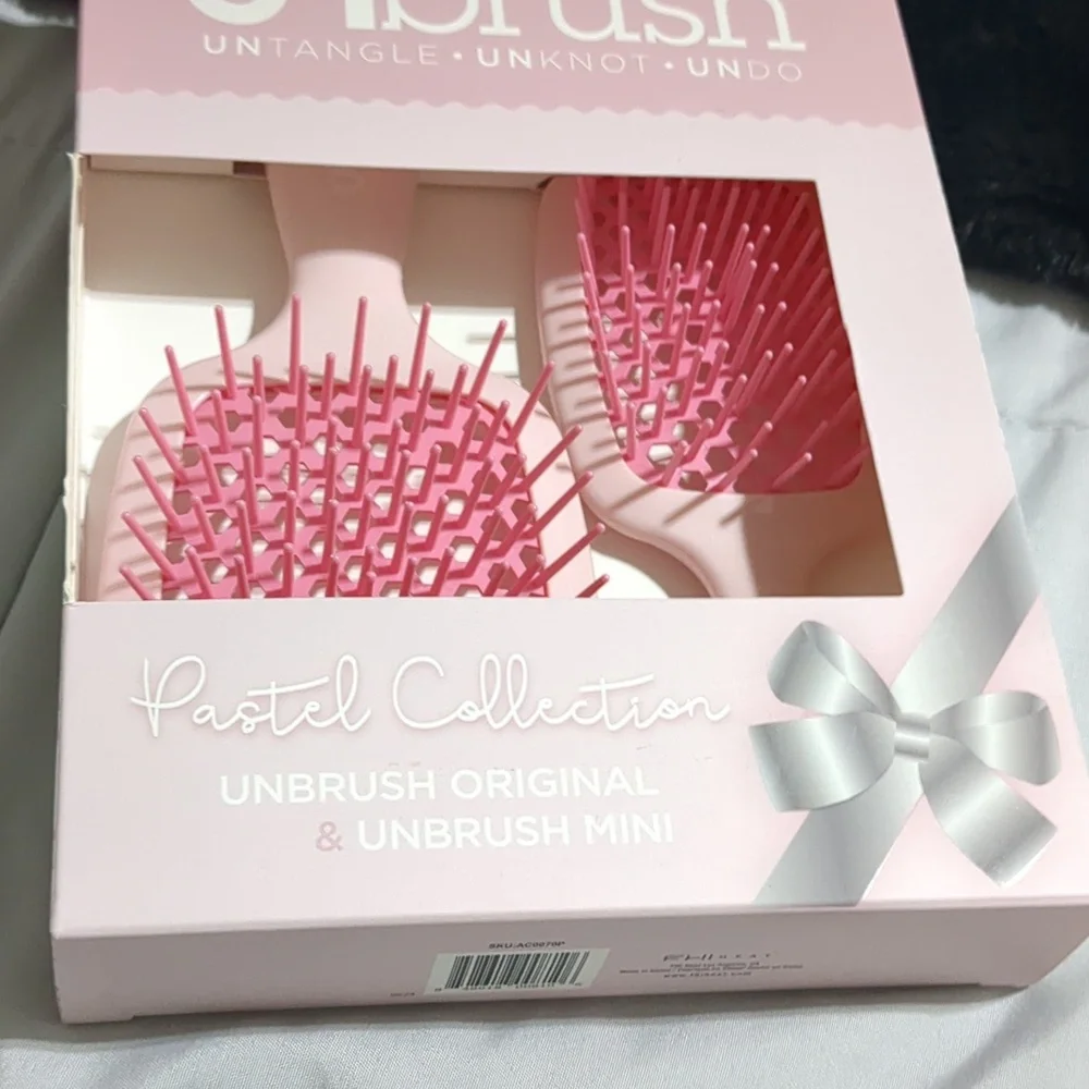 Unbrush Set of two untangling brushes - Picture 2 of 3